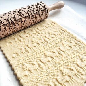 HOLIDAY : Reindeer Embossed Wooden Rolling Pin